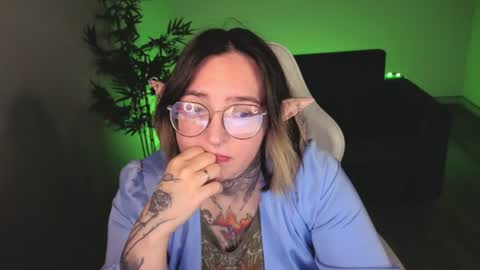 Snapshot of evathewitcher chatting on June 2026 02:02:01 AM EvaTheWitcher online show from June 2026 02:02:01 AM