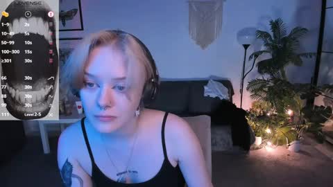 Snapshot of evathority chatting on April 2026 01:42:02 AM online show from April 2026 01:42:02 AM