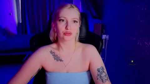 Snapshot of evavibe chatting on April 2026 06:18:01 AM evavibe online show from April 2026 06:18:01 AM