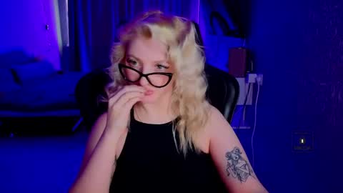 Snapshot of evavibe chatting on April 2026 07:25:02 AM evavibe online show from April 2026 07:25:02 AM