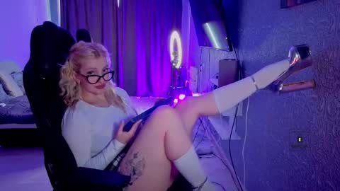 Snapshot of evavibe chatting on April 2026 07:04:01 AM evavibe online show from April 2026 07:04:01 AM