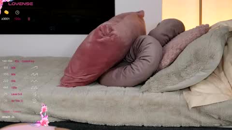 Carolina online show from November 2025 10:13:02 PM