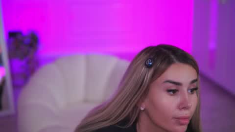 Eva online show from November 2025 07:12:02 PM