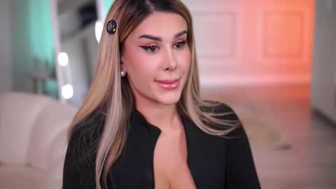 Eva online show from November 2025 08:19:02 PM