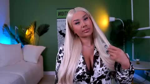 Snapshot of evazane chatting on May 2026 10:22:01 AM Eva online show from May 2026 10:22:01 AM