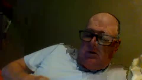 Snapshot of eve1luvsray chatting on April 2026 07:33:02 PM eve1luvsray online show from April 2026 07:33:02 PM