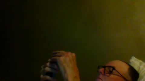 Snapshot of eve1luvsray chatting on April 2026 11:13:02 PM eve1luvsray online show from April 2026 11:13:02 PM