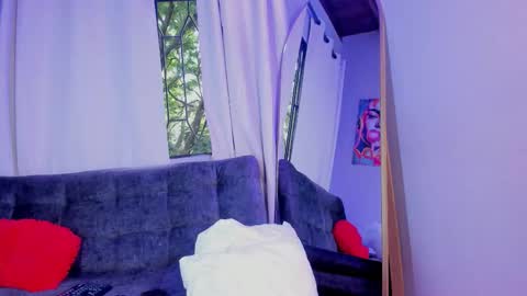 Snapshot of eve__queen chatting on November 2025 07:02:02 PM Eva Queen online show from November 2025 07:02:02 PM