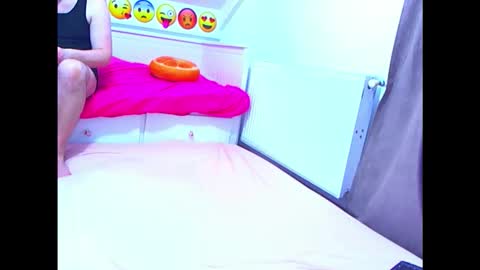 EVEANDMAX online show from March 2026 08:04:02 PM