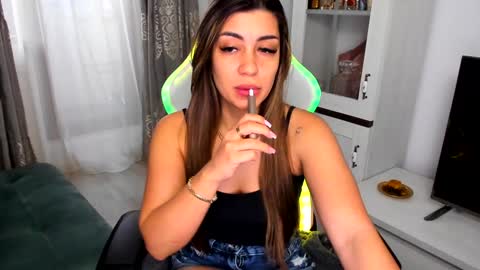 Snapshot of eveeevian chatting on February 2025 02:45:02 PM eveeevian online show from February 2025 02:45:02 PM