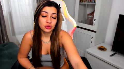 Snapshot of eveeevian chatting on February 2025 01:19:01 PM eveeevian online show from February 2025 01:19:01 PM