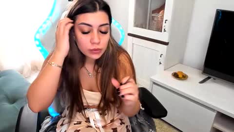 Snapshot of eveeevian chatting on February 2025 07:33:02 AM eveeevian online show from February 2025 07:33:02 AM