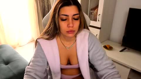 Snapshot of eveeevian chatting on February 2025 09:52:02 AM eveeevian online show from February 2025 09:52:02 AM