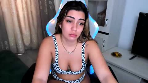 Snapshot of eveeevian chatting on February 2025 02:44:01 PM eveeevian online show from February 2025 02:44:01 PM