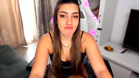 Snapshot of eveeevian chatting on February 2025 11:27:01 AM eveeevian online show from February 2025 11:27:01 AM