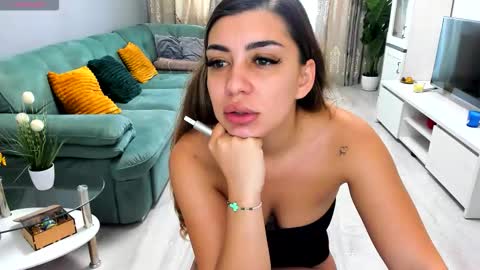 Snapshot of eveeevian chatting on September 2025 08:14:02 AM eveeevian online show from September 2025 08:14:02 AM