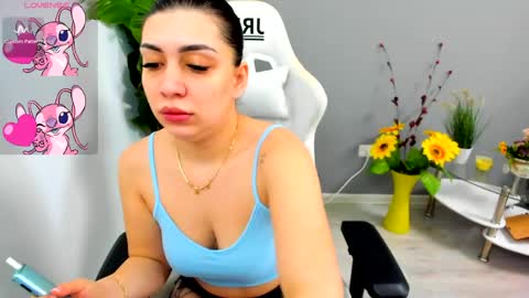 eveeevian online show from April 2026 10:31:01 AM