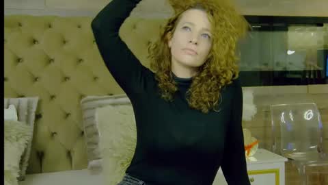 EveHamilton online show from December 2024 06:19:01 PM