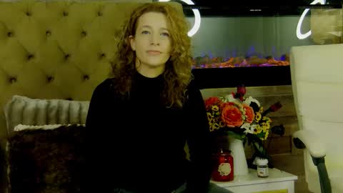 EveHamilton online show from January 2026 08:01:02 PM