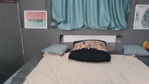 EveLibston online show from February 2025 08:06:01 AM