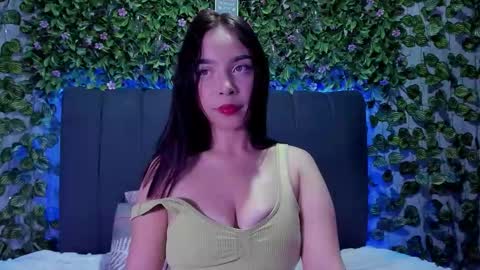 Snapshot of evelin_33 chatting on September 2025 07:14:02 PM E V E L I N online show from September 2025 07:14:02 PM