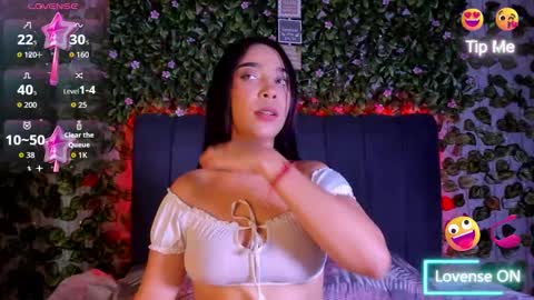 Snapshot of evelin_33 chatting on October 2025 08:15:01 PM E V E L I N online show from October 2025 08:15:01 PM