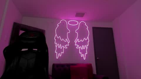 evelin__thompsson online show from April 2026 04:05:02 AM