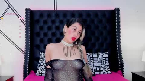 Evelin online show from January 2025 12:09:01 PM