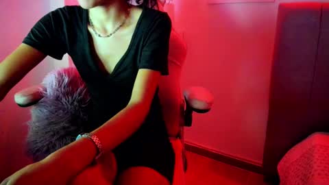 Snapshot of evelin_shy chatting on November 2025 03:49:01 PM Evelin online show from November 2025 03:49:01 PM