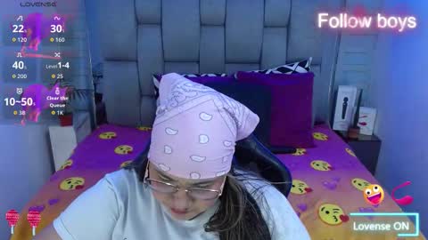 evelin zaens online show from December 2025 04:51:02 AM