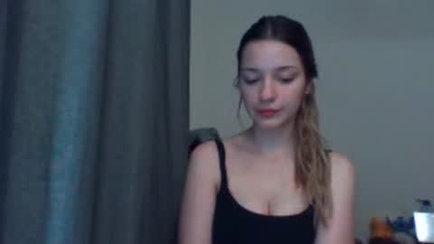 Snapshot of evelinemagnetic chatting on June 2026 08:33:02 PM EvelinaMagnetic online show from June 2026 08:33:02 PM