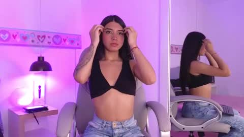 Snapshot of evelinlopez_gh chatting on December 2024 05:04:02 AM Evelin online show from December 2024 05:04:02 AM