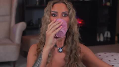 Evelyn online show from April 2026 06:14:02 PM