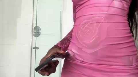 E V E L Y N  online show from February 2025 03:16:01 PM