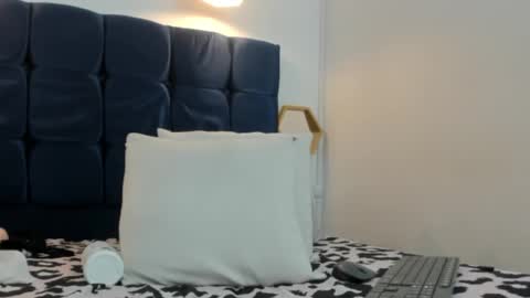 Snapshot of evelyn_morgan1 chatting on December 2024 06:14:01 AM evelyn_morgan1 online show from December 2024 06:14:01 AM