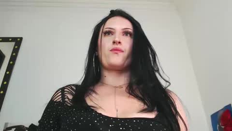 Snapshot of evelyn_sheeran chatting on January 2025 06:34:01 AM Julieta online show from January 2025 06:34:01 AM