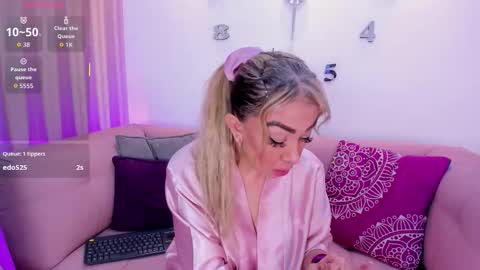 EvelynaGrey online show from February 2026 01:37:02 PM