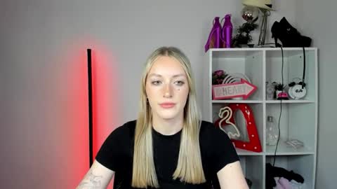 evelynblond online show from June 2026 12:22:02 PM