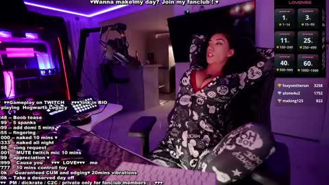 Snapshot of evelyne92 chatting on January 2025 01:27:01 AM Evelyne online show from January 2025 01:27:01 AM