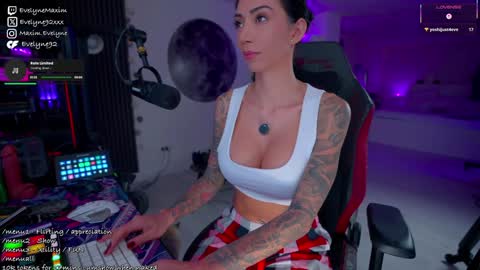 Snapshot of evelyne92 chatting on March 2026 06:47:01 PM Evelyne online show from March 2026 06:47:01 PM