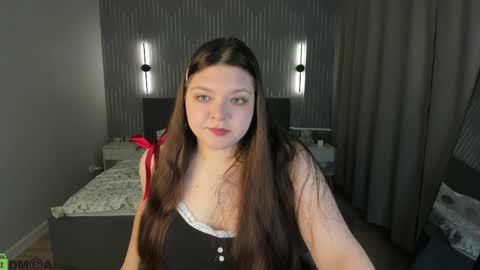 Snapshot of evelyne_loo chatting on April 2026 01:10:01 AM Evelyne Loo online show from April 2026 01:10:01 AM