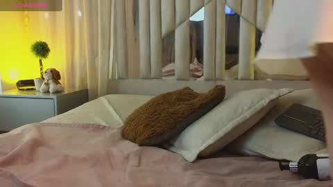 EvelynRosess online show from February 2025 11:25:02 PM