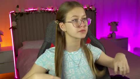 Snapshot of evemundie chatting on October 2025 12:45:02 PM Eve online show from October 2025 12:45:02 PM