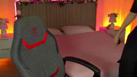 Snapshot of evemundie chatting on October 2025 12:07:02 PM Eve online show from October 2025 12:07:02 PM