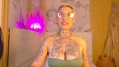Snapshot of everlyn_sexx chatting on March 2026 12:49:02 PM everlyn_sexx online show from March 2026 12:49:02 PM