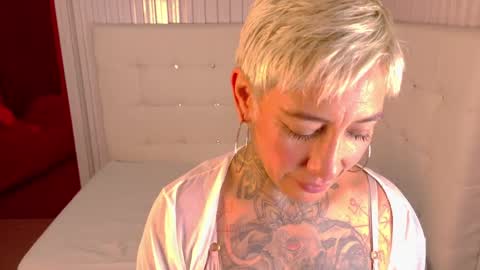 Snapshot of everlyn_sexx chatting on March 2026 01:44:02 PM everlyn_sexx online show from March 2026 01:44:02 PM