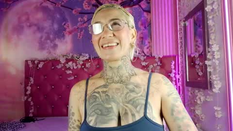 Snapshot of everlyn_sexx chatting on April 2026 02:54:02 PM everlyn_sexx online show from April 2026 02:54:02 PM