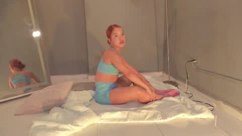 Snapshot of everyh chatting on September 2025 07:58:02 PM Sophia online show from September 2025 07:58:02 PM