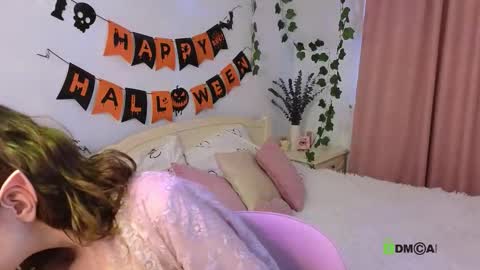 evi_brook online show from October 2025 06:36:02 AM