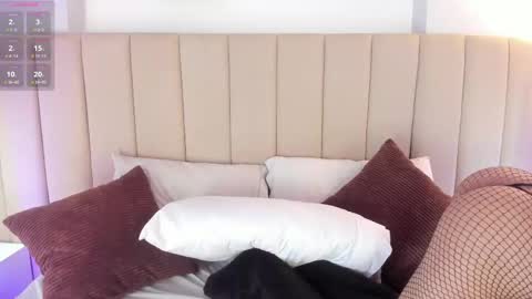 Snapshot of evi_cherry chatting on April 2026 04:15:01 PM EVI online show from April 2026 04:15:01 PM